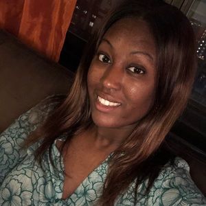 Meet your Posher, Monique